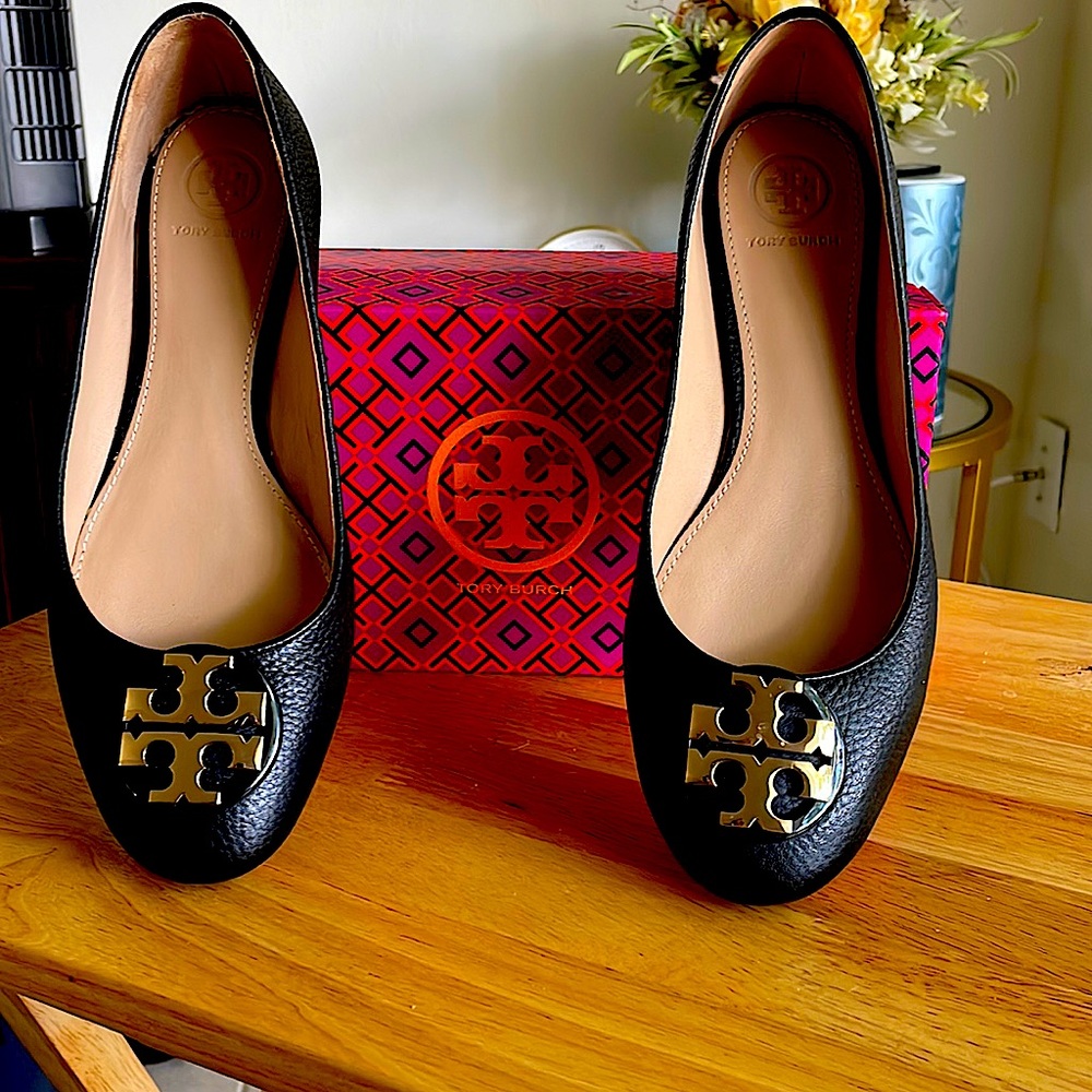 Tory flat shoes Black/Gold worn once